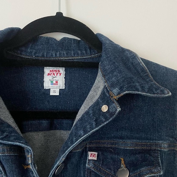 [SOLD] VINTAGE Y2K MISS SIXTY DENIM JACKET 🖤 SMALL 🖤 DESIGNED IN ITALY - Picture 3 of 4